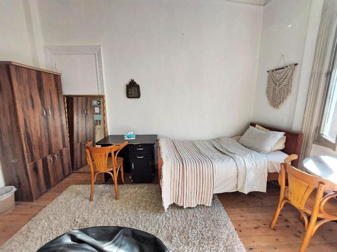 Arab Hostel, Welcoming All Solo And Groups Travellers But, Unmarried Couples Not Allowed 알렉산드리아 외부 사진
