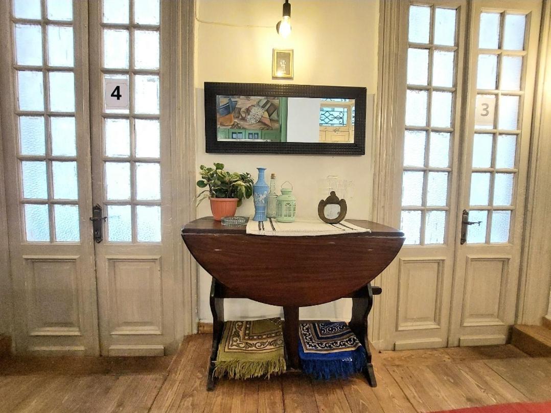 Arab Hostel, Welcoming All Solo And Groups Travellers But, Unmarried Couples Not Allowed 알렉산드리아 외부 사진